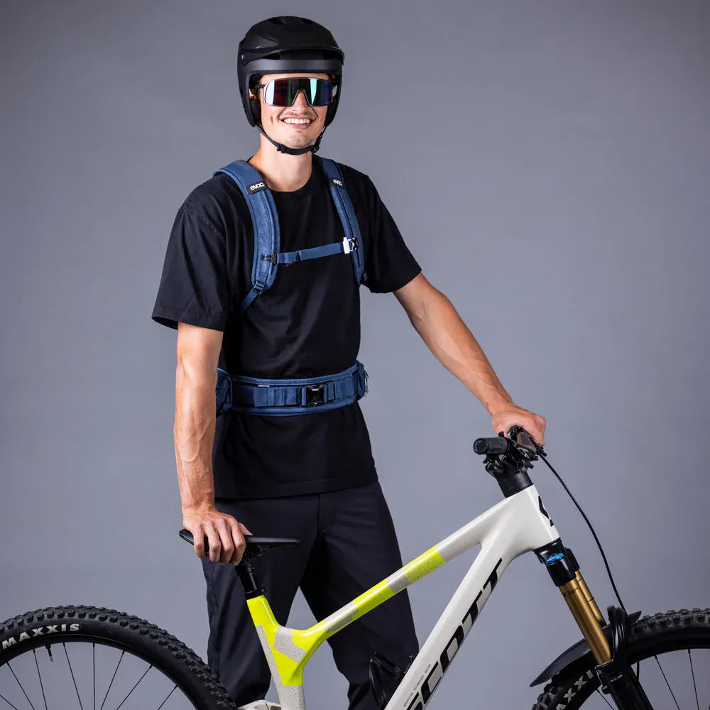 Evoc Hydration Pack Bike Trail Pro 16 Backpack